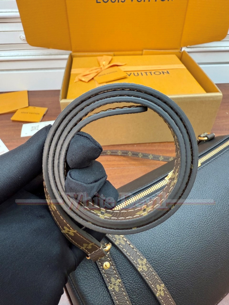 하얀악마 루이비통 가장 (10).jpg