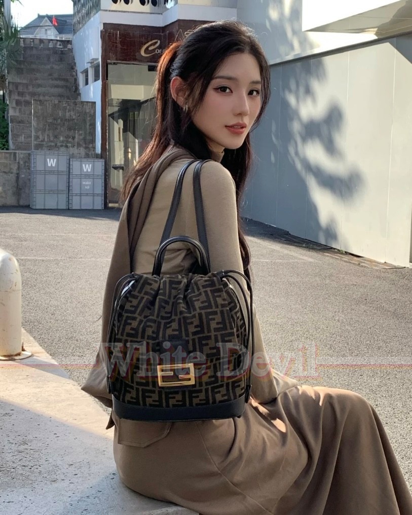 하얀악마 펜디 가방 (1).jpg