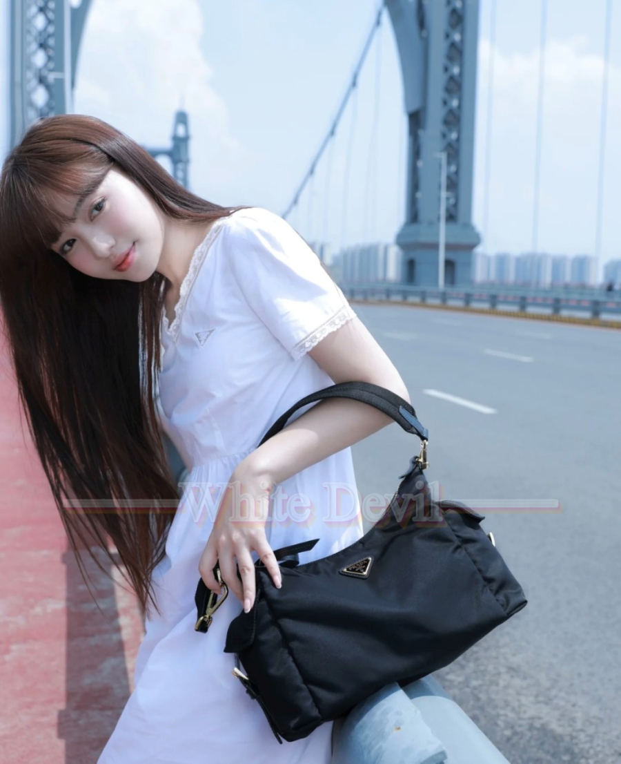 하얀악마 프라다 가방 (1).jpg