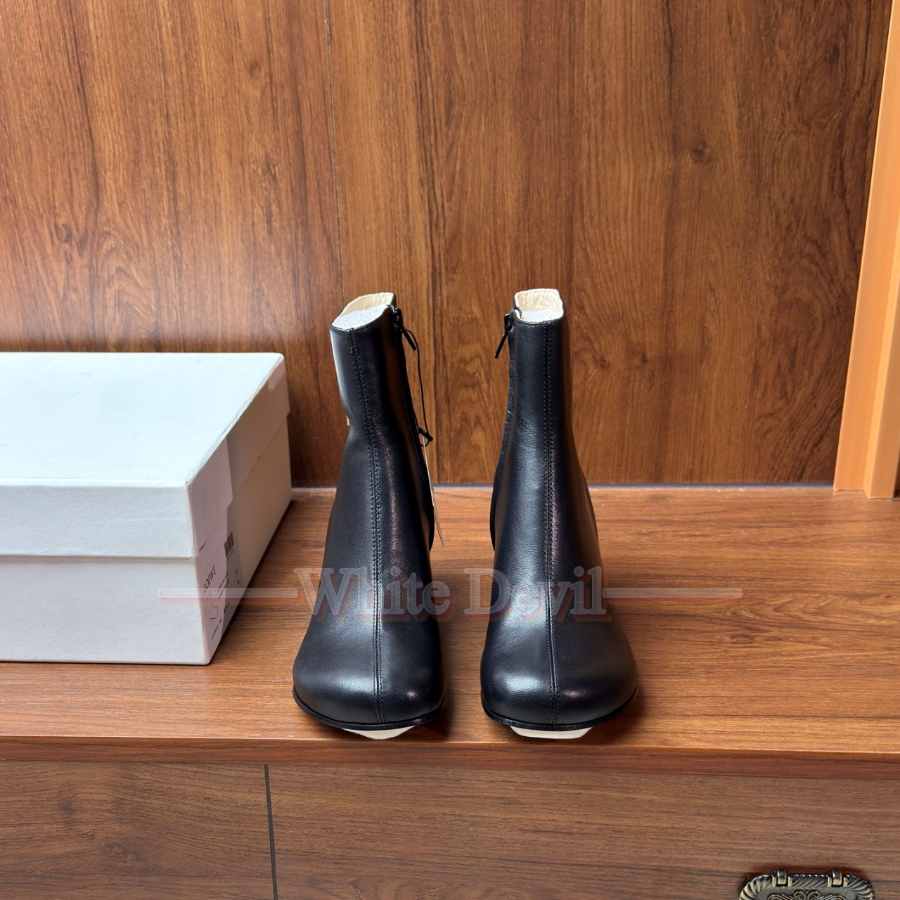 하얀악마 로에베 신발 (2).jpg