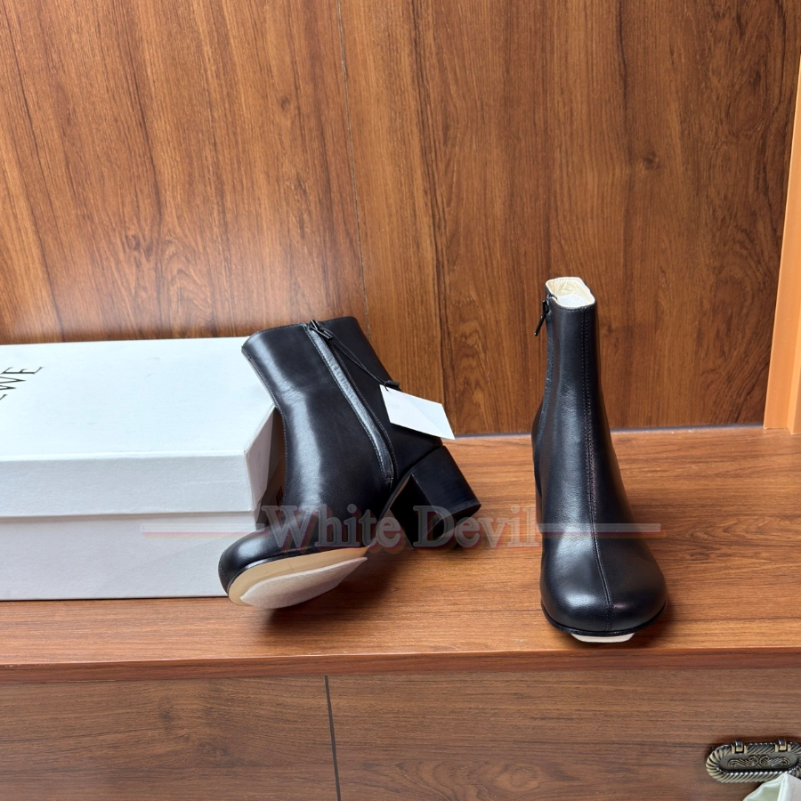 하얀악마 로에베 신발 (4).jpg