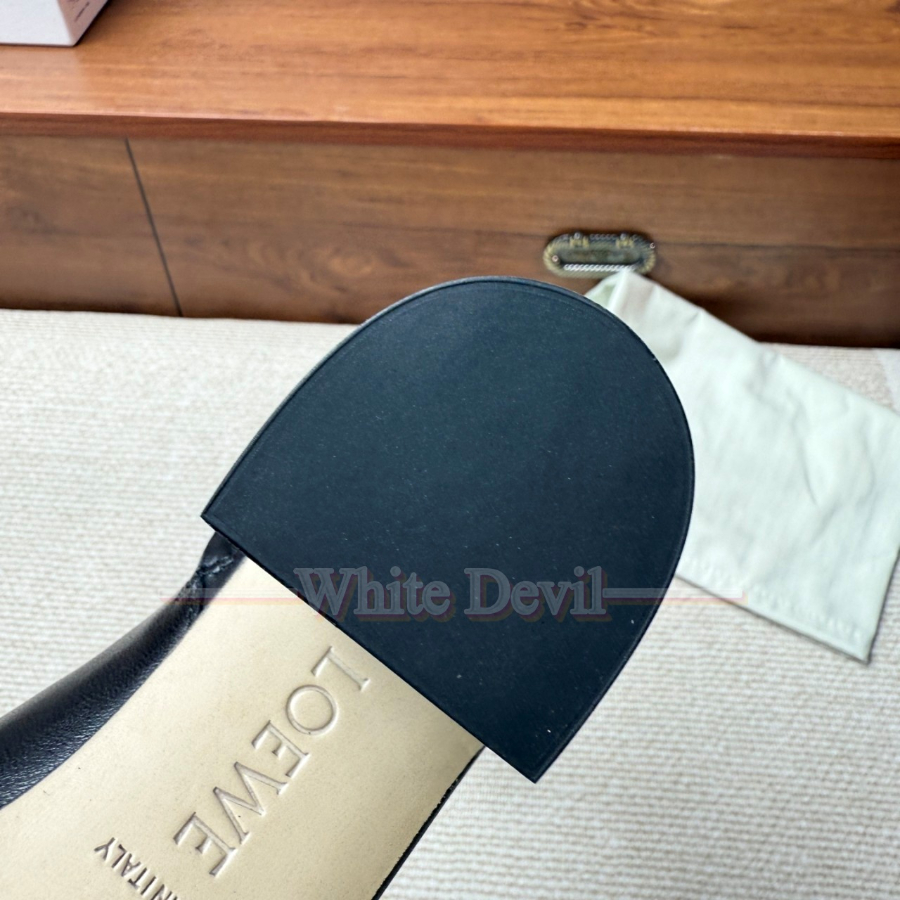 하얀악마 로에베 신발 (17).jpg