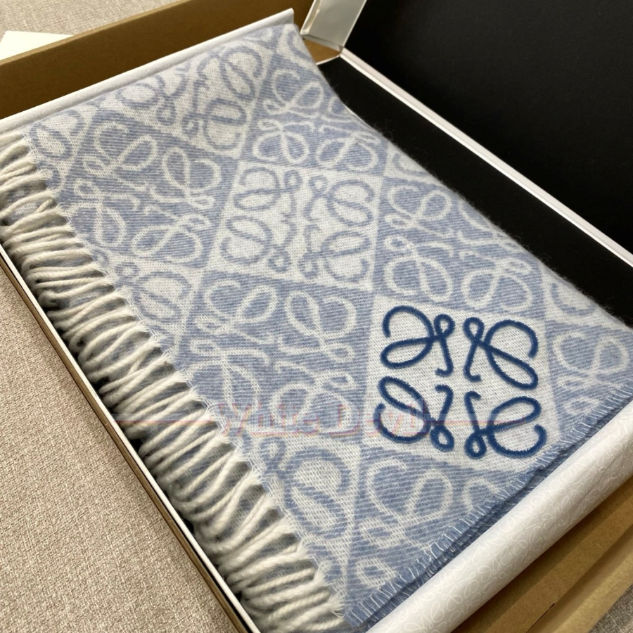 하얀악마 로에베 목도리 (3).jpg