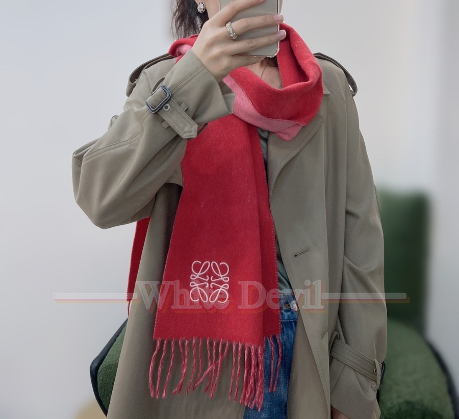 하얀악마 로에베 목도리 (1).jpg