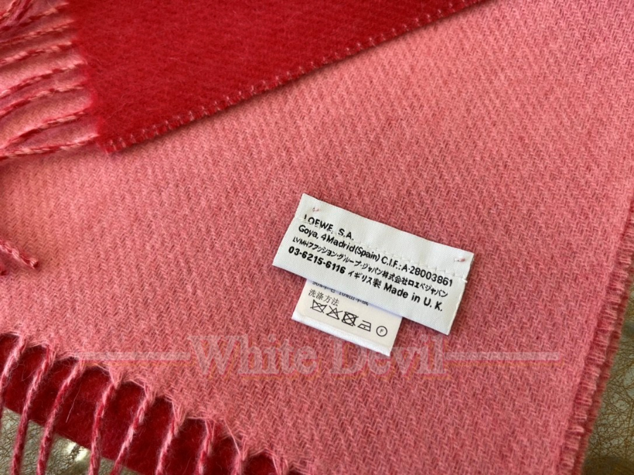 하얀악마 로에베 목도리 (6).jpg