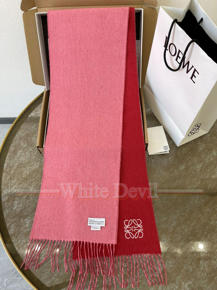 하얀악마 로에베 목도리 (8).jpg