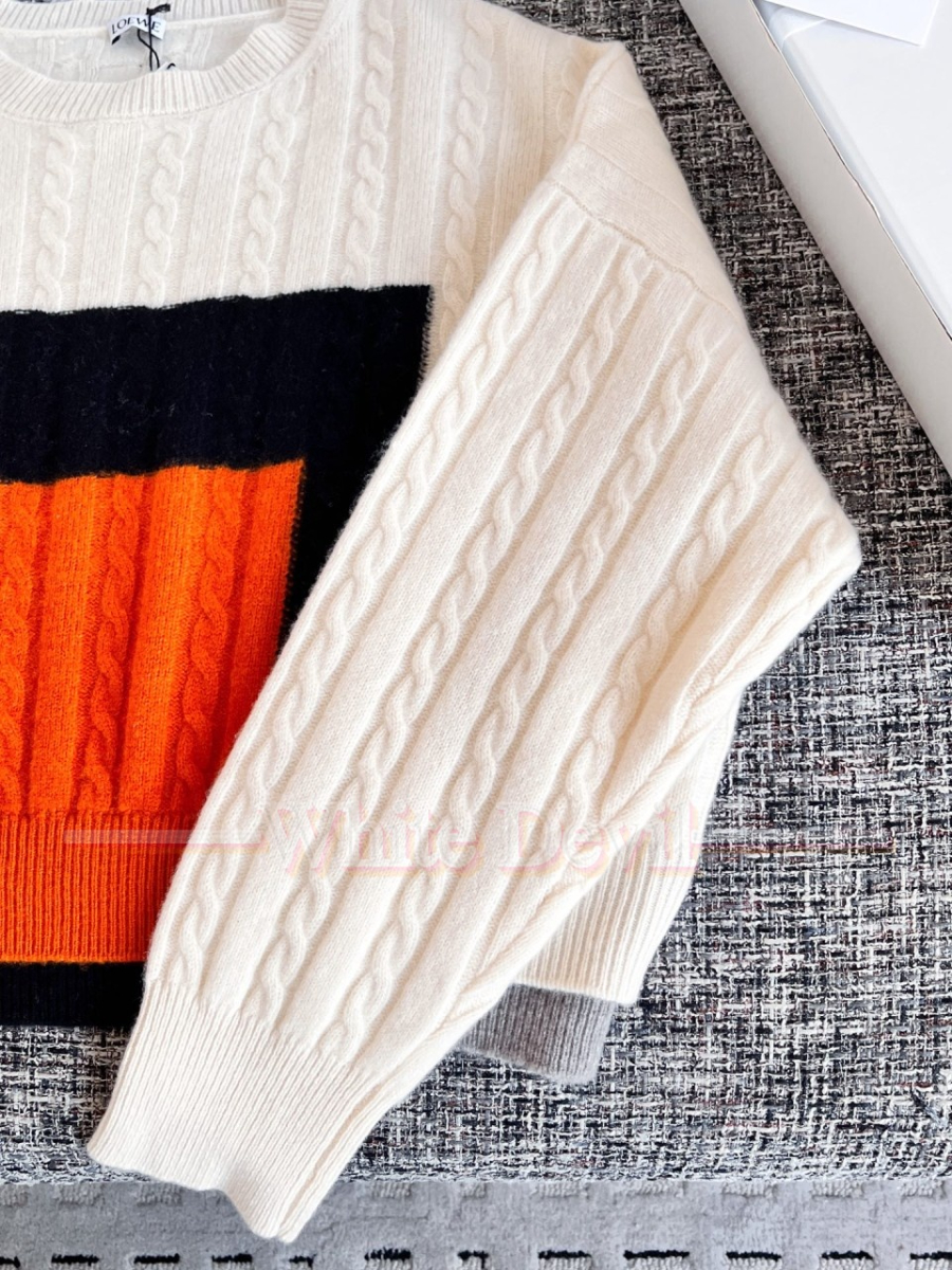 하얀악마 로에베 니트 (16).jpg