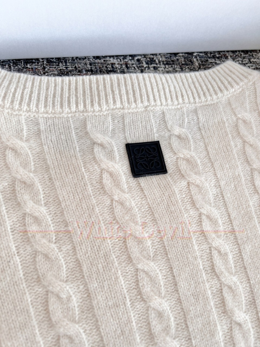 하얀악마 로에베 니트 (18).jpg