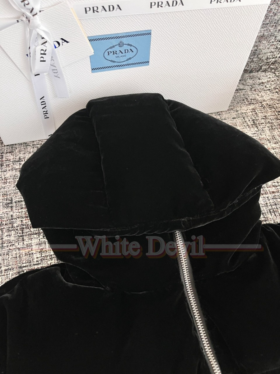 하얀악마 프라다 패딩 (14).jpg