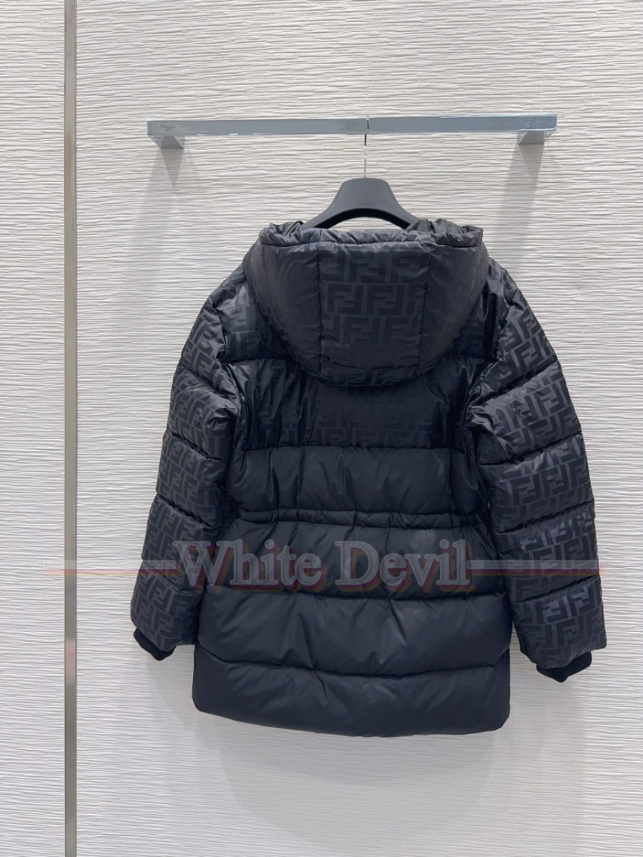 하얀악마 펜디 패딩 (12).jpg