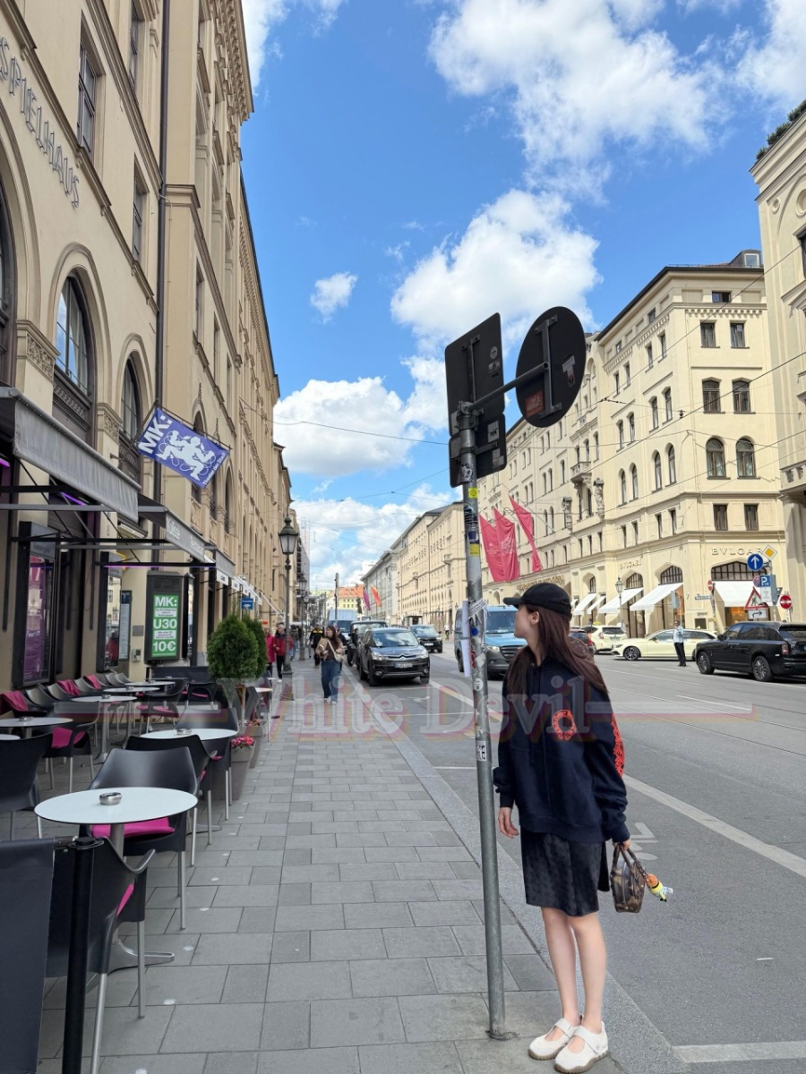 하얀악마 크롬파츠 후드티 (2).jpg