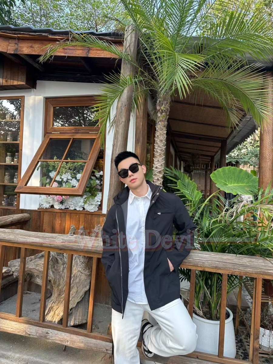 하얀악마 프라다 자켓 (1).jpg