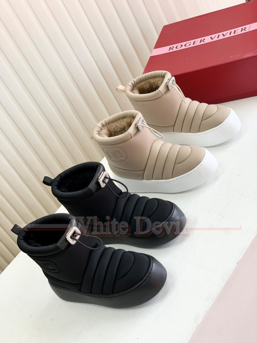 하얀악마 로저비비에 신발 (1).jpg
