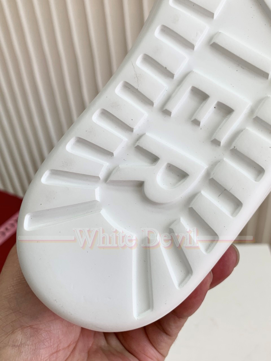 하얀악마 로저비비에 신발 (18).jpg