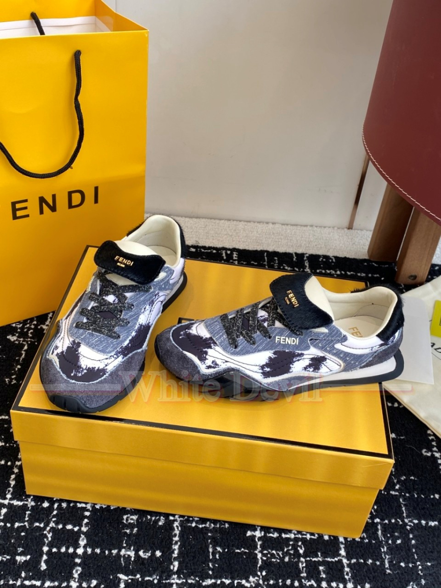 하얀악마 펜디 운동화 (3).jpg