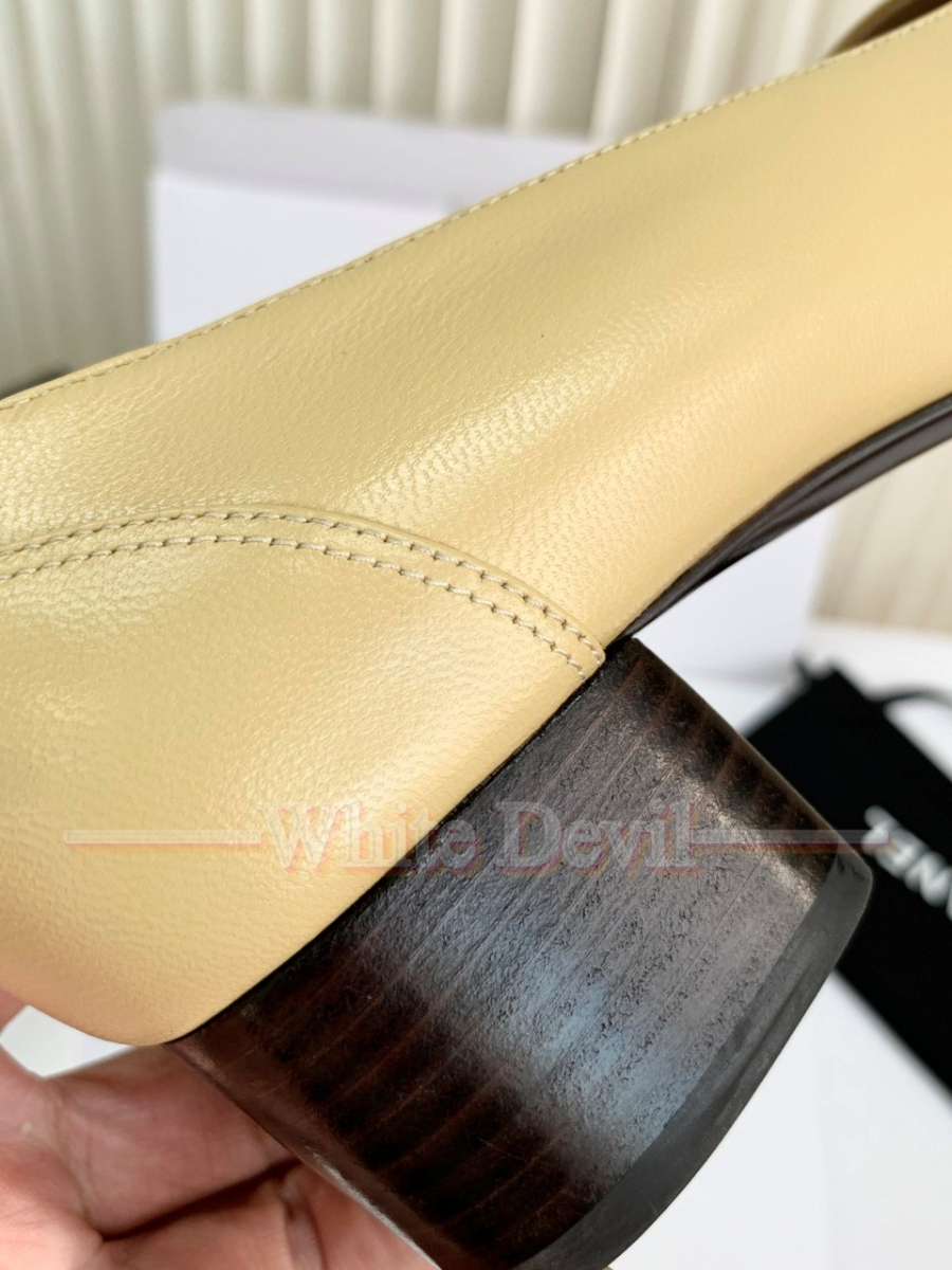 하얀악마 샤넬 구두 (14).jpg