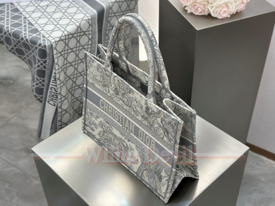 하얀악마 디올 북토트 (5).jpg