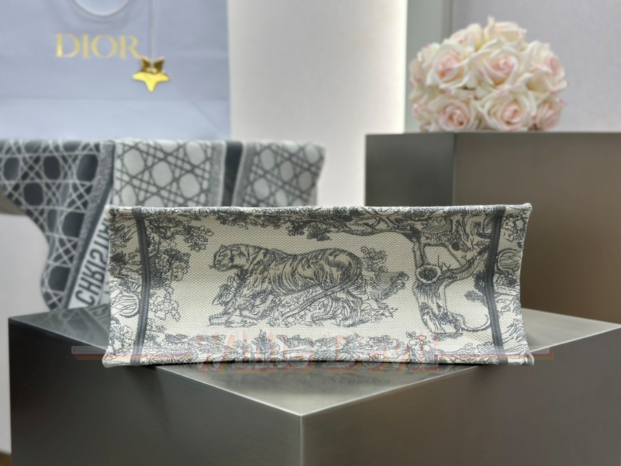 하얀악마 디올 북토트 (9).jpg