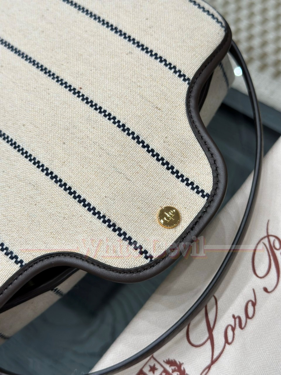 하얀악마 로로피아나 파우치 (6).jpg