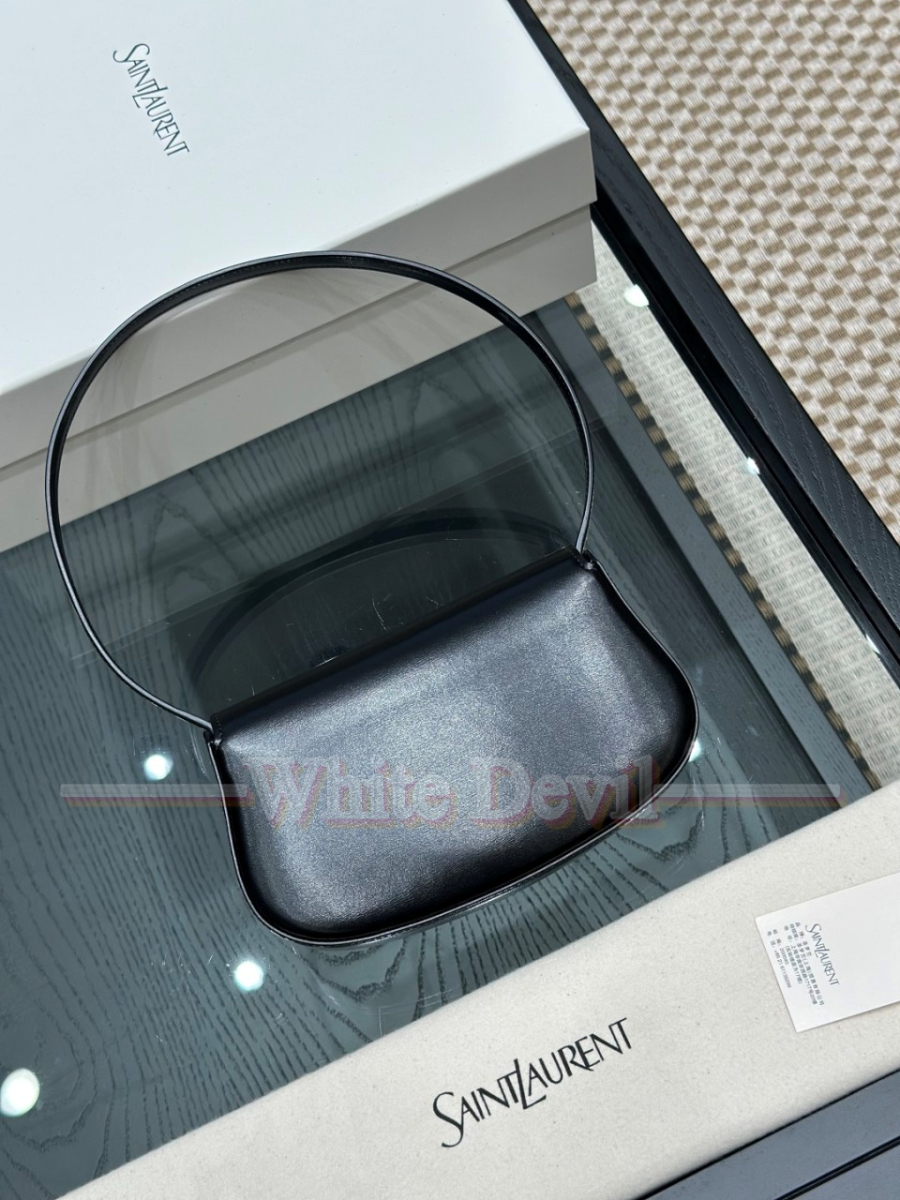 하얀악마 생로랑 볼테르 (5).jpg