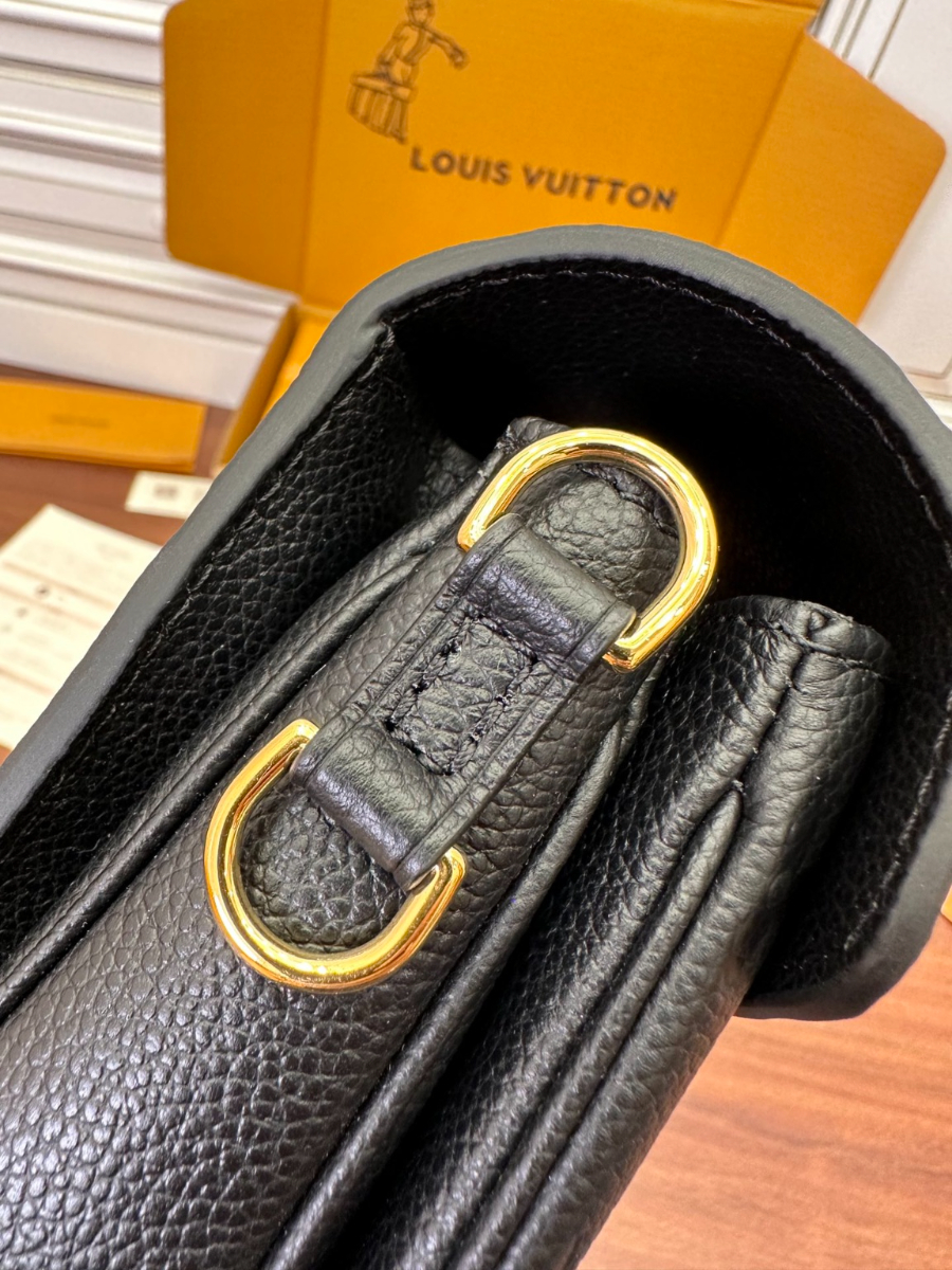 하얀악마 루이비통 포쉐트 (11).jpg