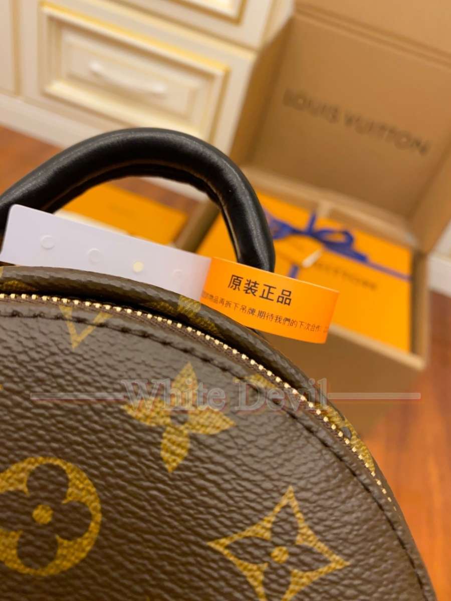 하얀악마 루이비통 팜스프링스 (12).jpg