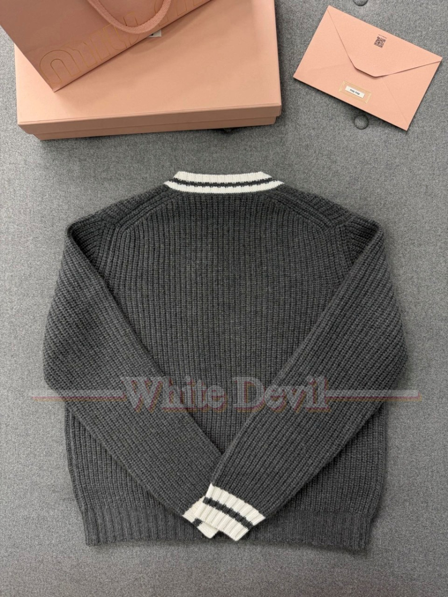 하얀악마 미우미우 니트 (8).jpg