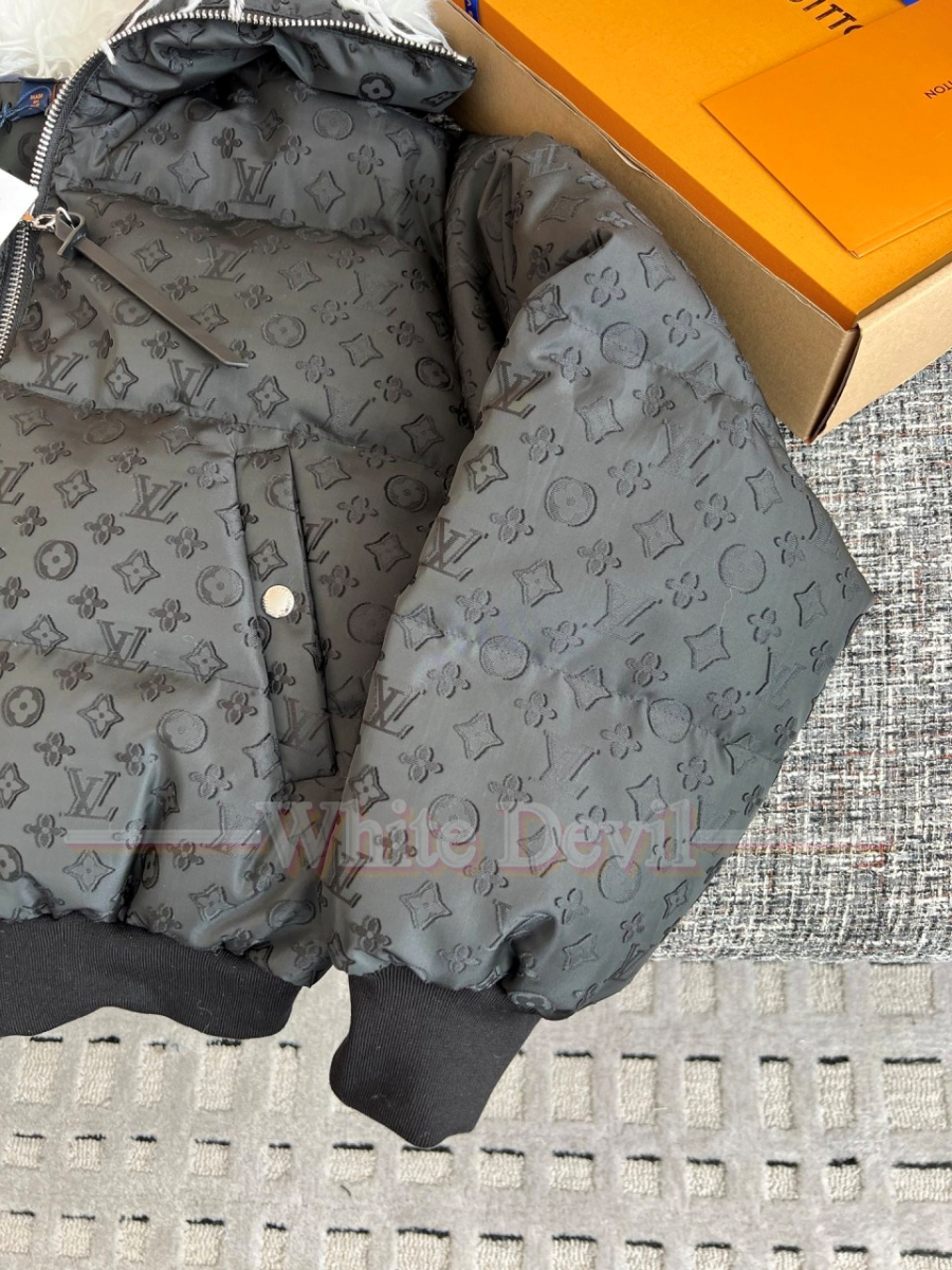 하얀악마 루이비통 패딩 (18).jpg