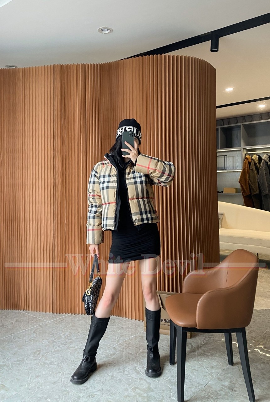 하얀악마 버버리 레플리카 패딩 (1).jpg