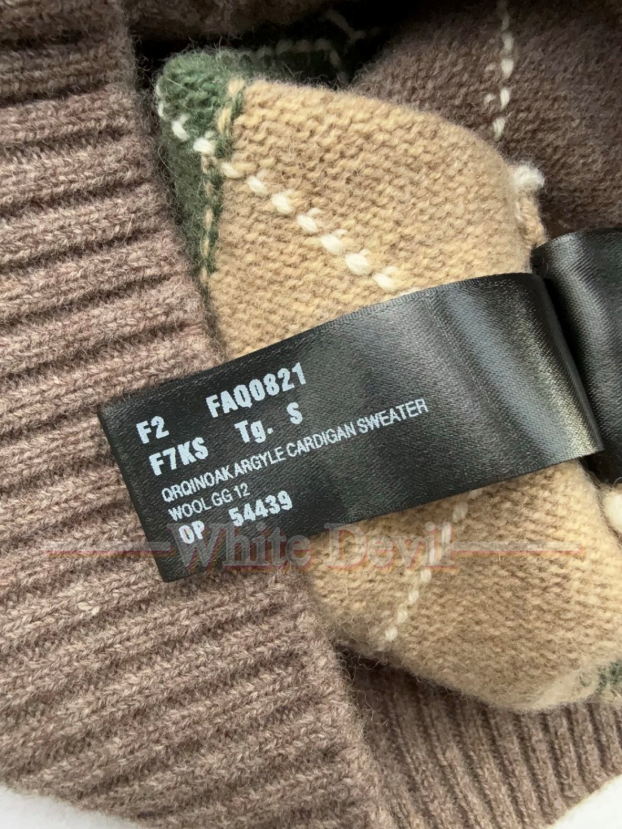 하얀악마 로로피아나 레플리카 가디건 (11).jpg