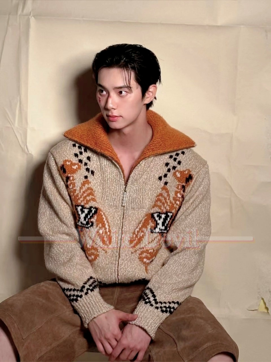 하얀악마 루이비통 레플리카 자켓 (1).jpg