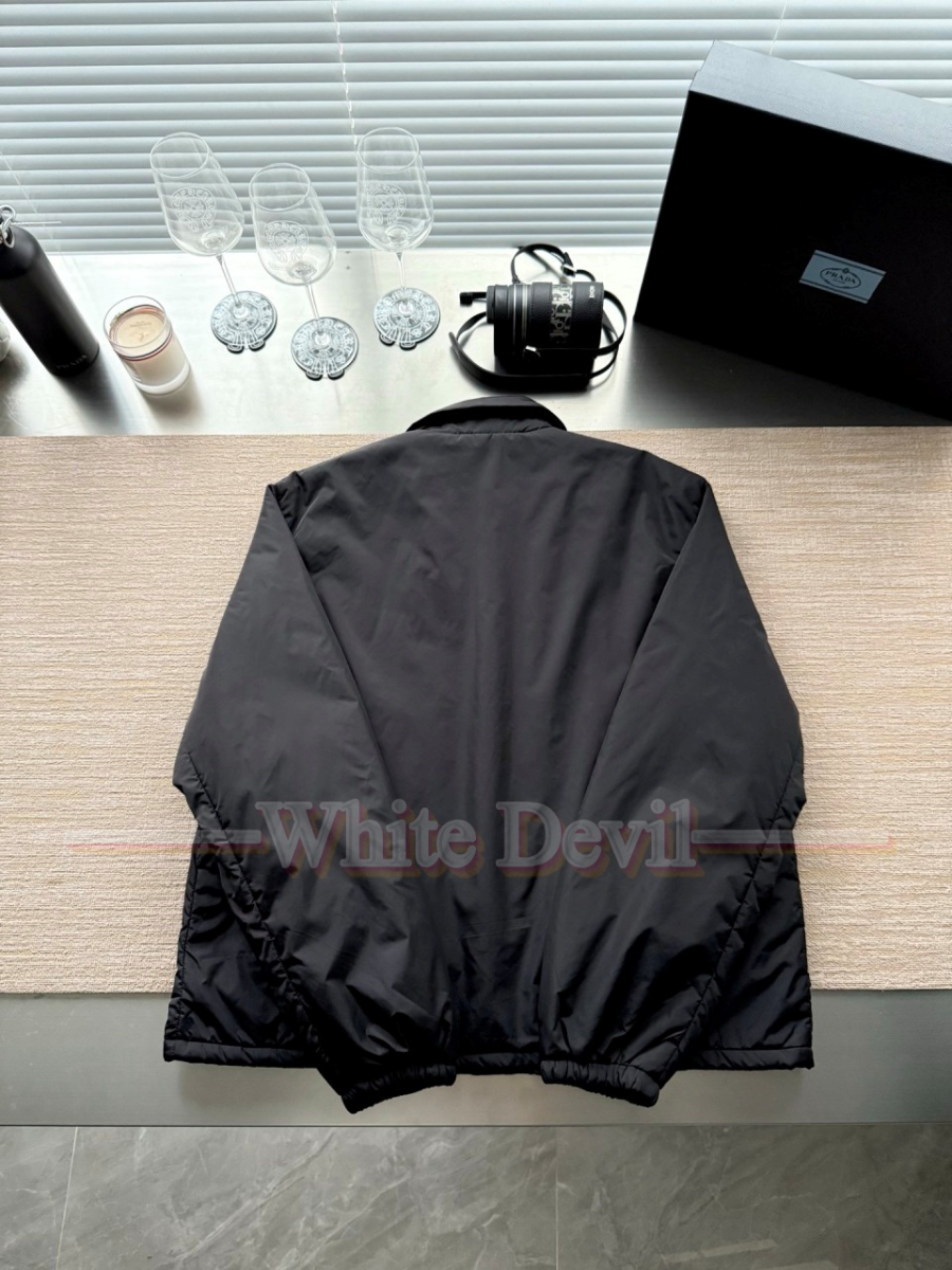 하얀악마 프라다 레플리카 점퍼 (13).jpg