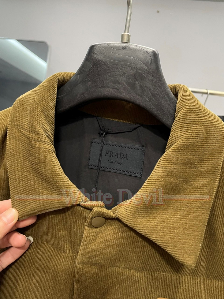 하얀악마 프라다 레플리카 점퍼 (11).jpg