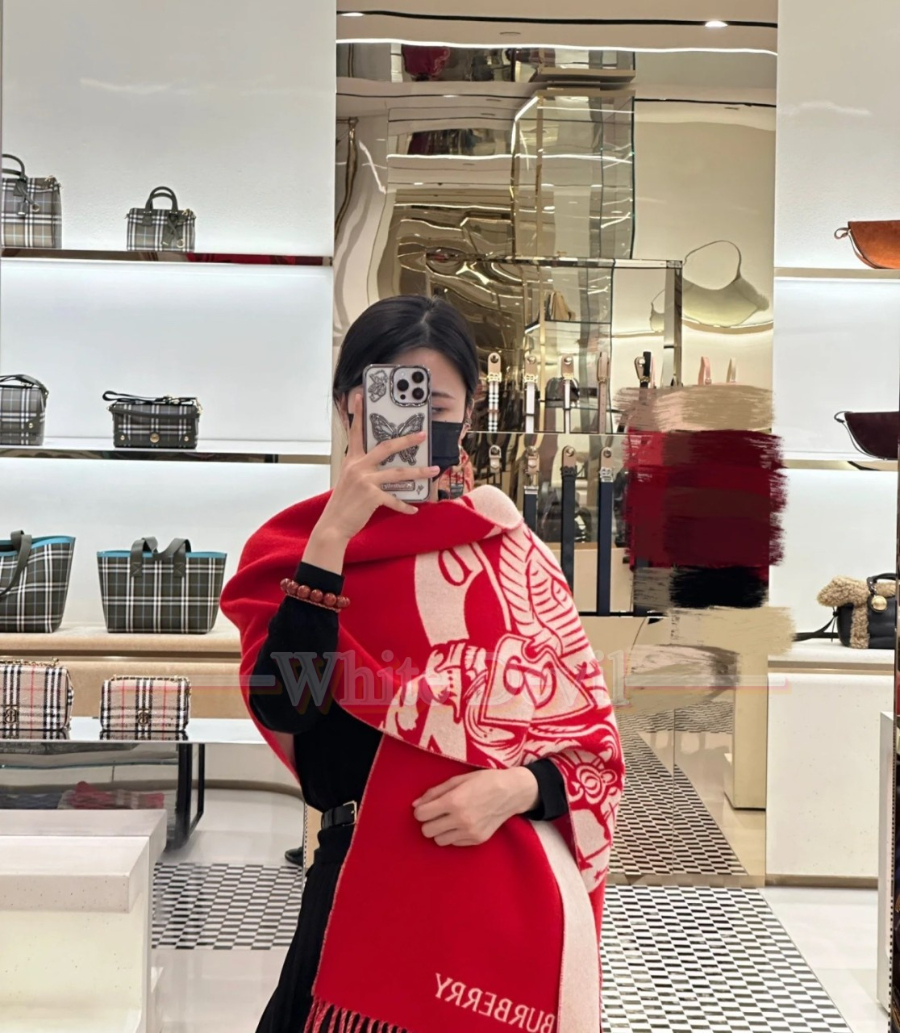 하얀악마 레플리카 버버리 목도리 (1).jpg