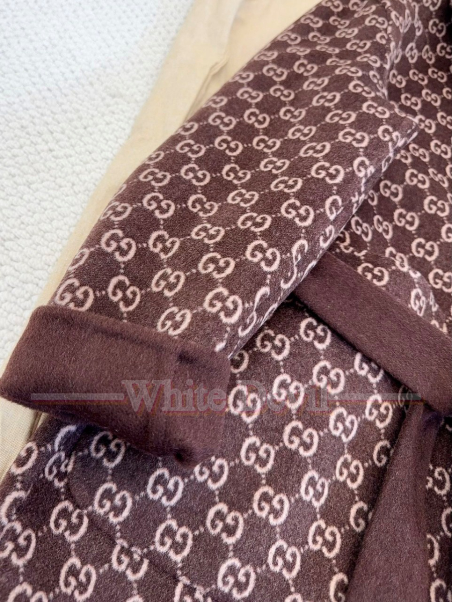 하얀악마 구찌 코트 레플리카 (27).jpg