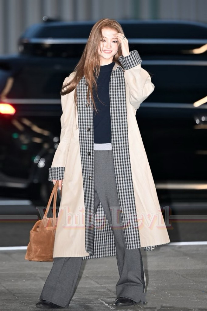 하얀악마 이미테이션 미우미우 코트 (1).jpg