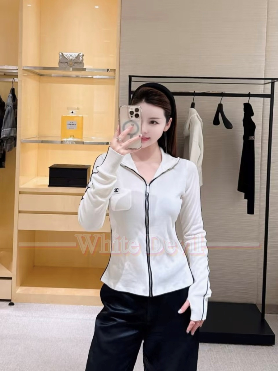 하얀악마 샤넬 집업 레플리카 (1).jpg