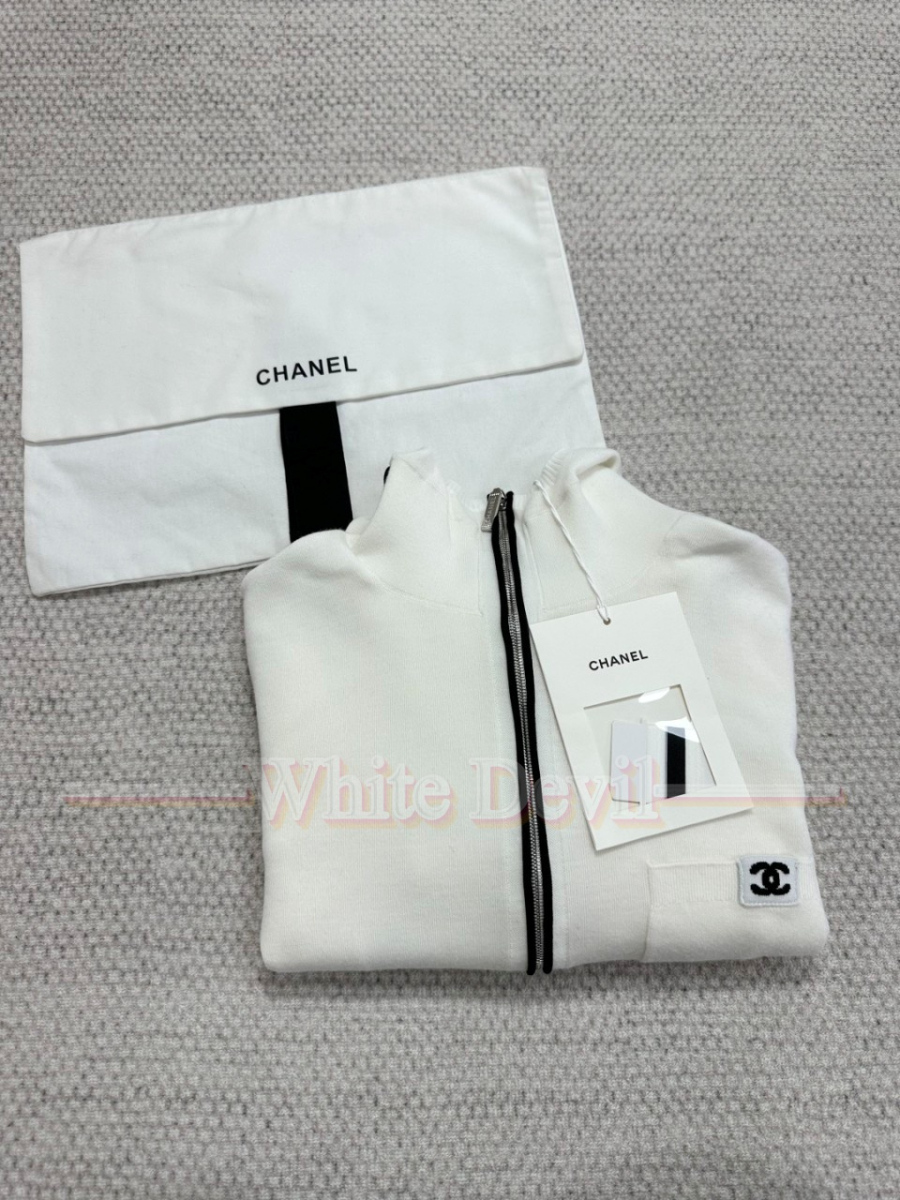 하얀악마 샤넬 집업 레플리카 (6).jpg