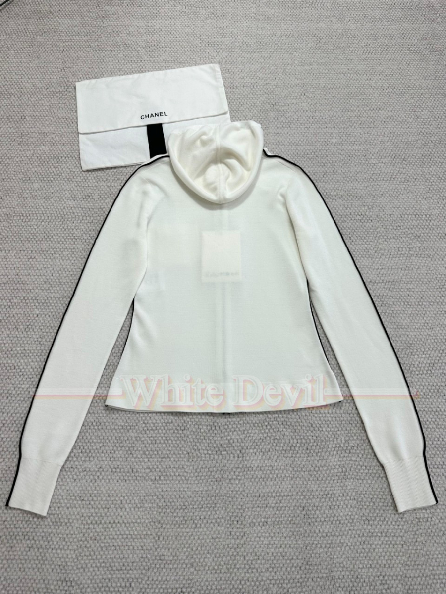 하얀악마 샤넬 집업 레플리카 (5).jpg