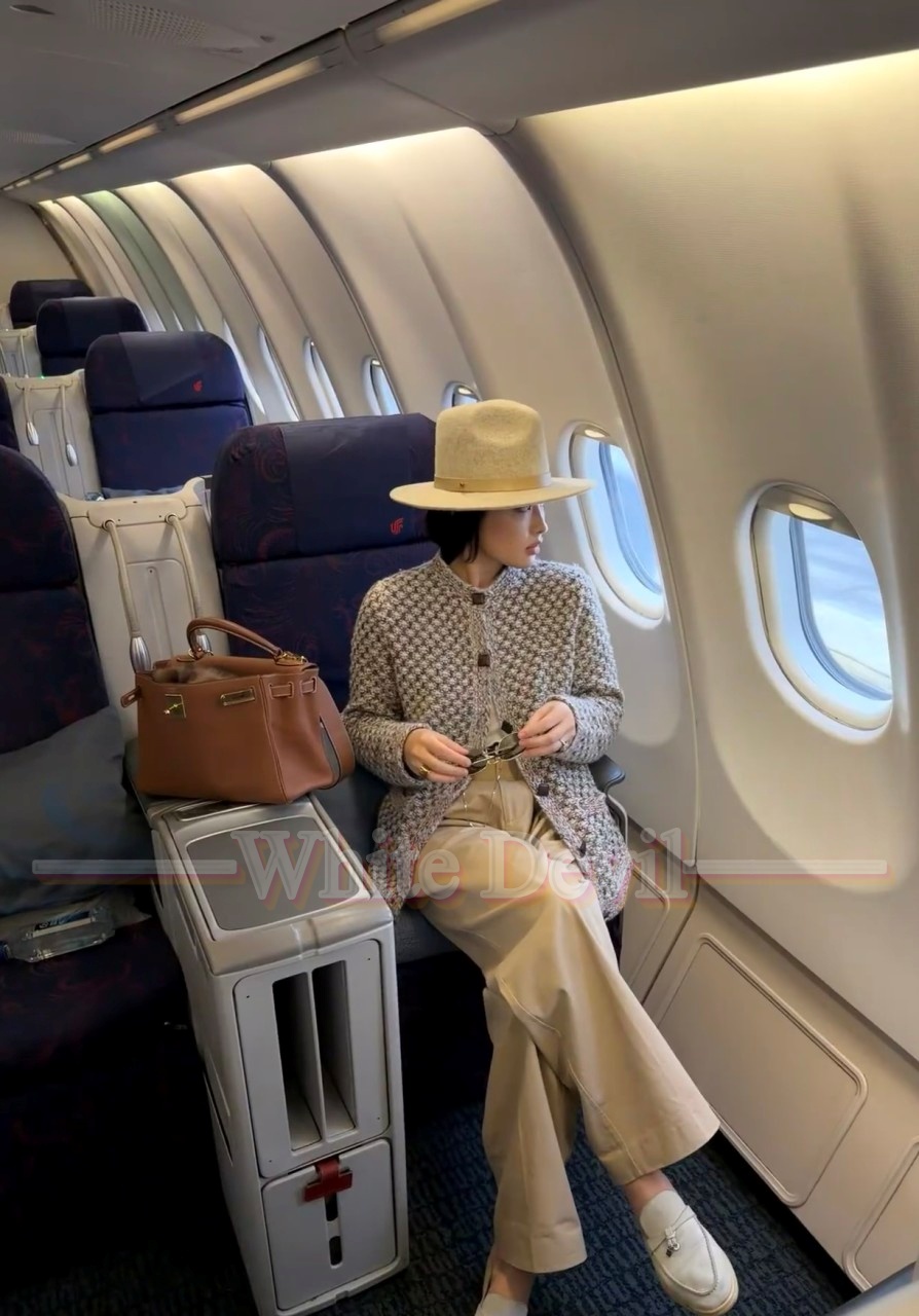 하얀악마 로로피아나 가디건 레플리카 (2).jpg