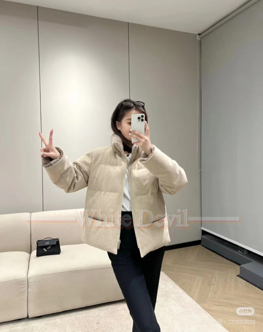 하얀악마 레플리카 로로피아나 패딩 (1).jpg