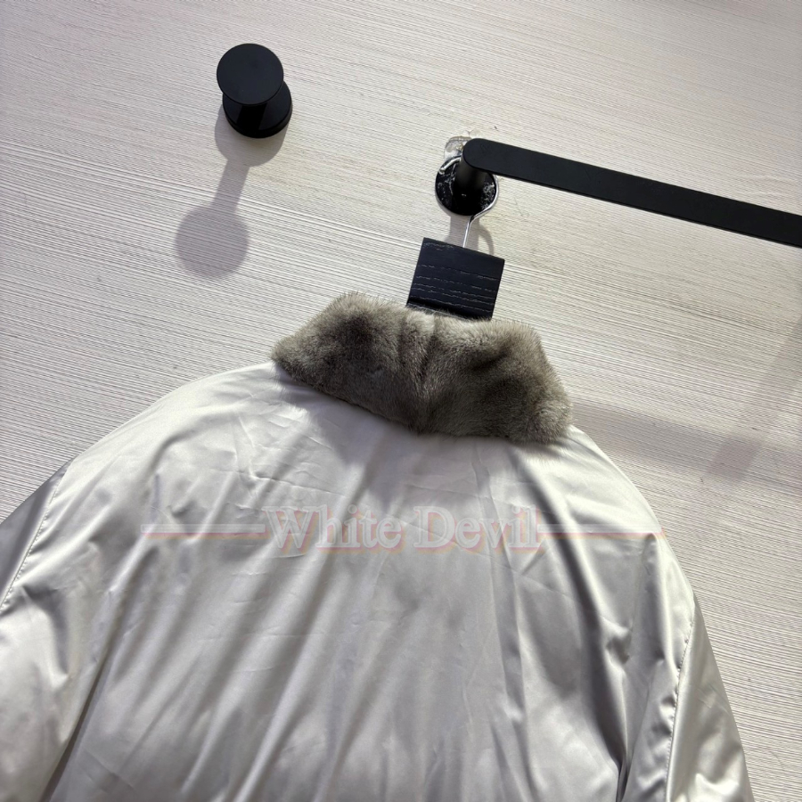 하얀악마 레플리카 로로피아나 패딩 (17).jpg