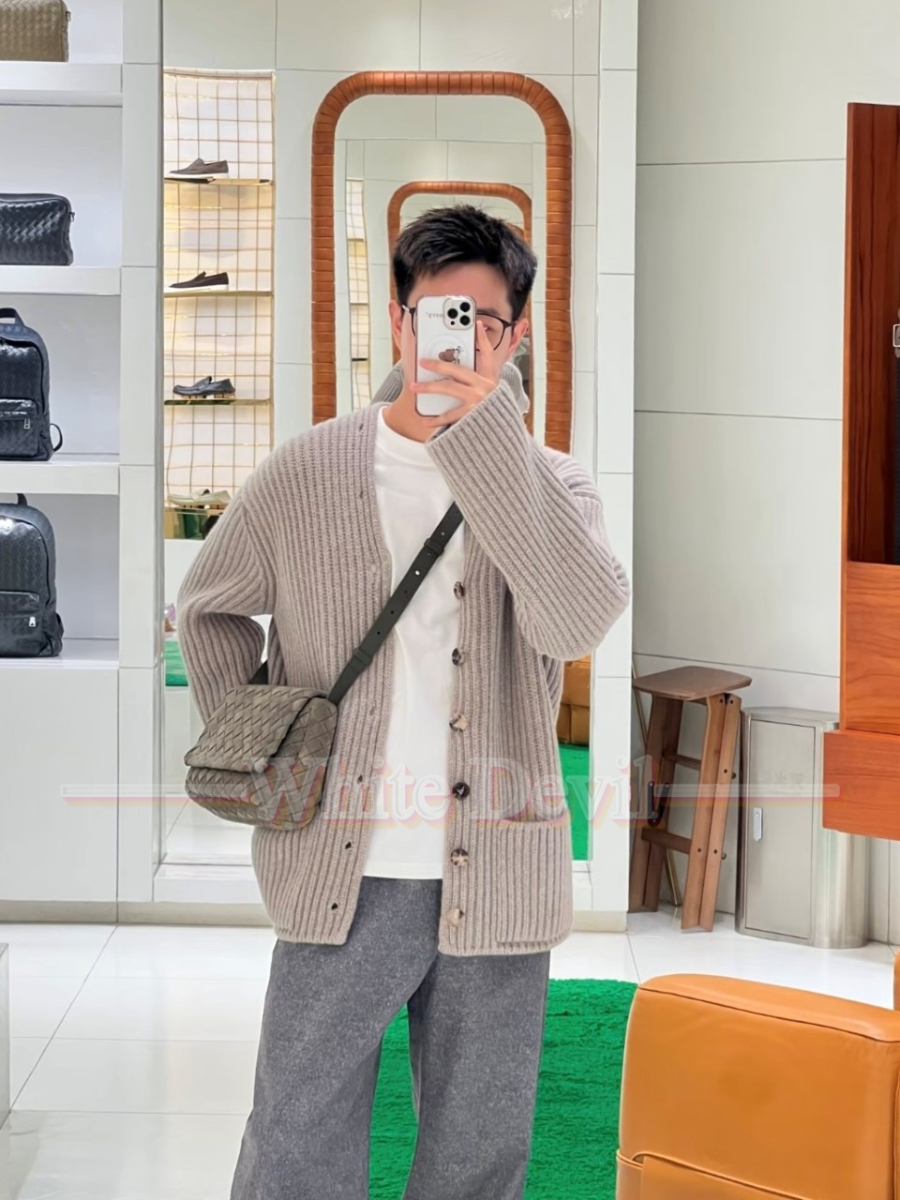 하얀악마 레플리카 보테가 가디건 (1).jpg