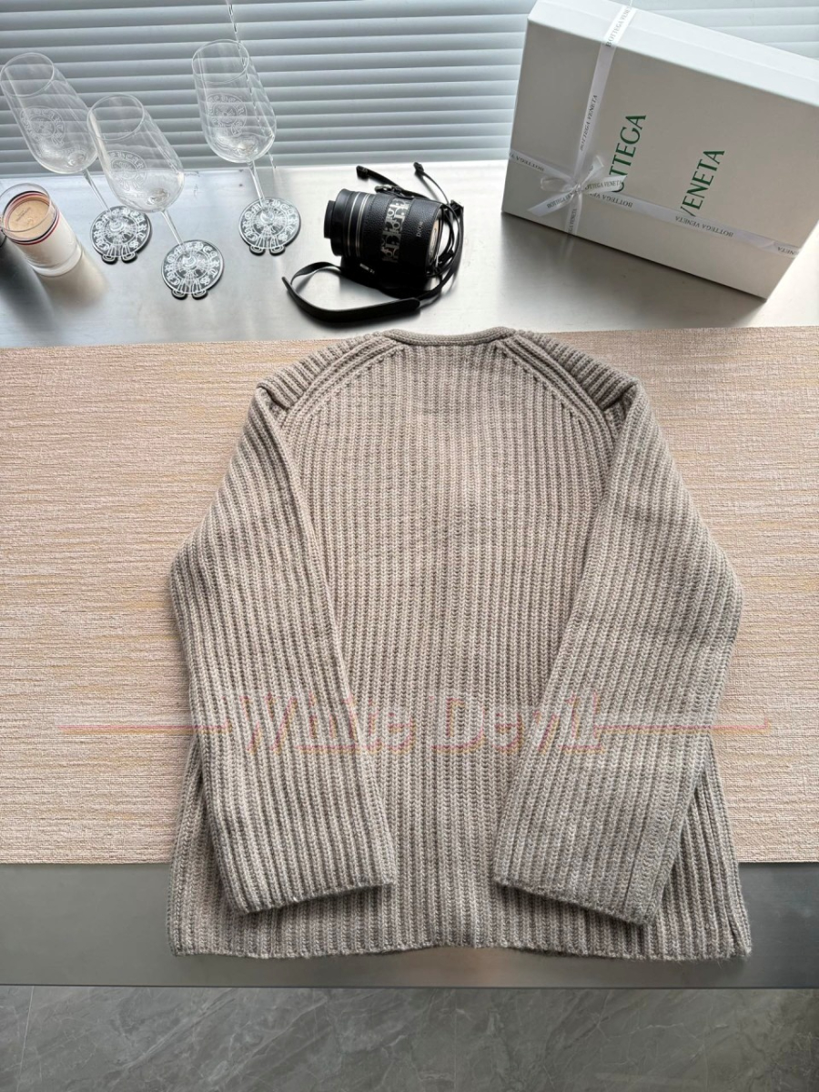 하얀악마 레플리카 보테가 가디건 (13).jpg