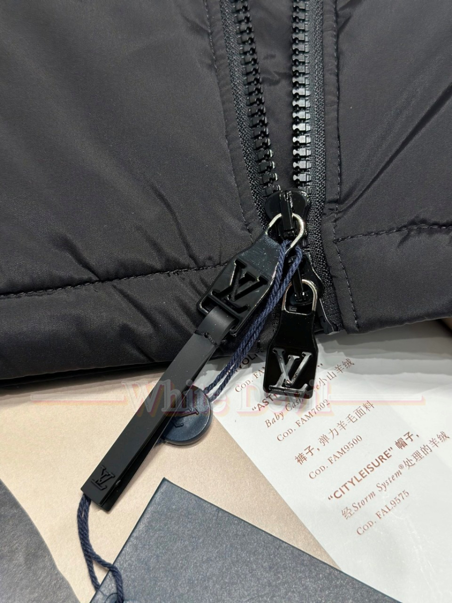 하얀악마 레플리카 루이비통 패딩 (11).jpg