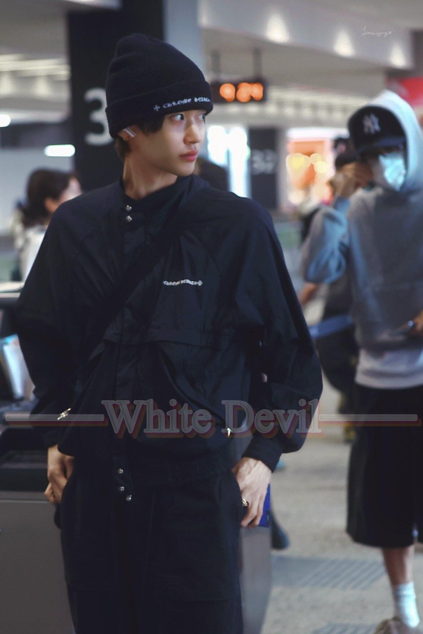 하얀악마 레플리카 크롬하츠 점퍼 (2).jpg