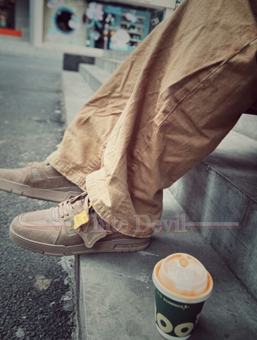 하얀악마 이미테이션 루이비통 운동화 (2).jpg