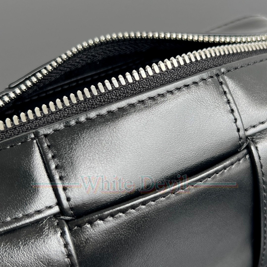 하얀악마 레플리카 보테가 카메라백 (9).jpg