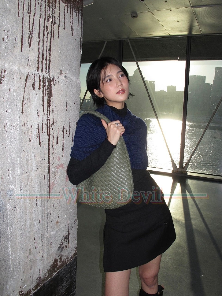 하얀악마 레플리카 보테가 숄더백 (1).jpg