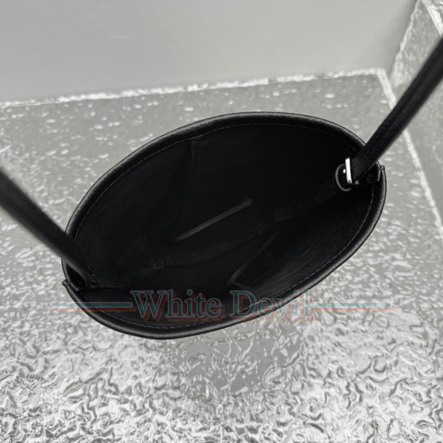 하얀악마 레플리카 더로우 크로스백 (8).jpg